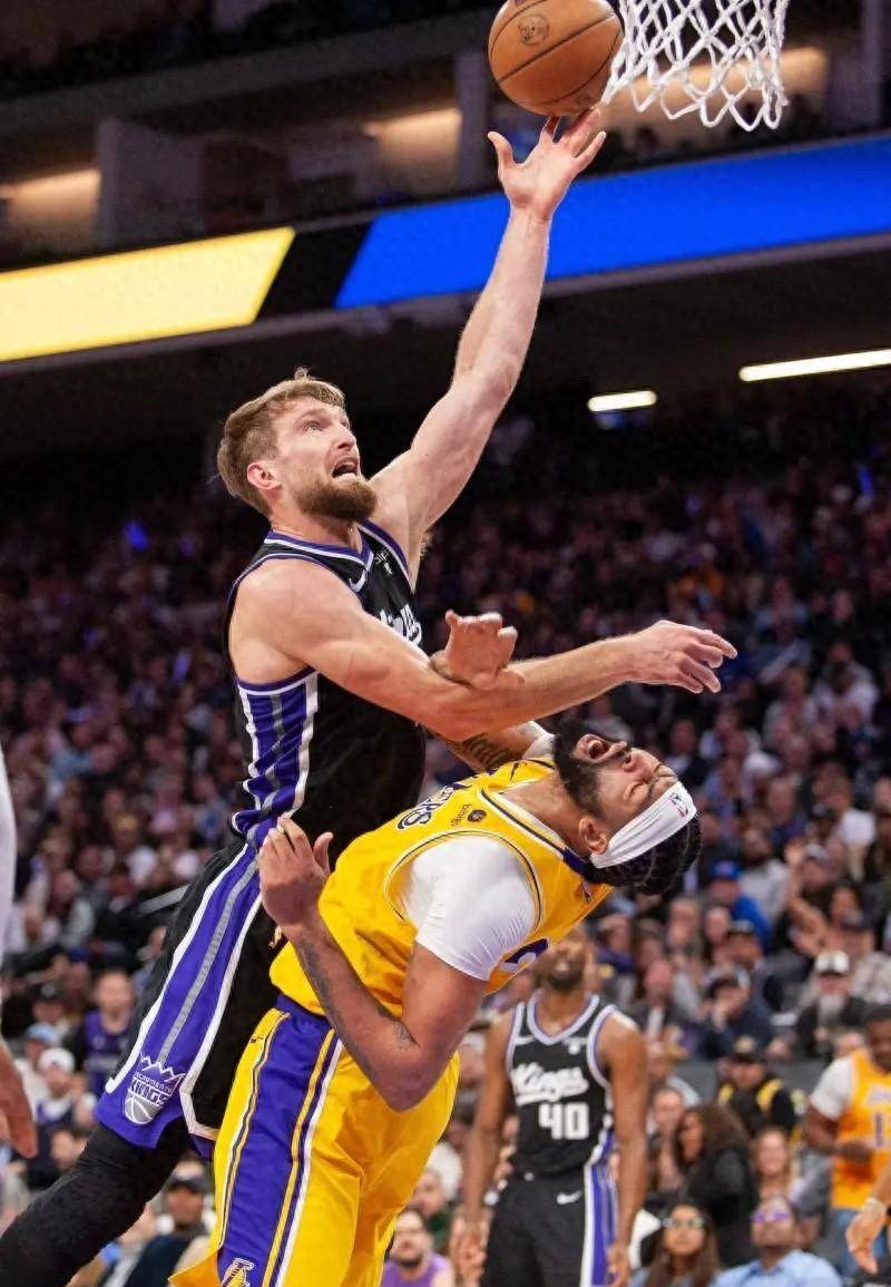 9体育-关键时刻萨克拉门托国王防线松动——欧冠节点到来，更衣室稳定，年轻球员得到机会的简单介绍